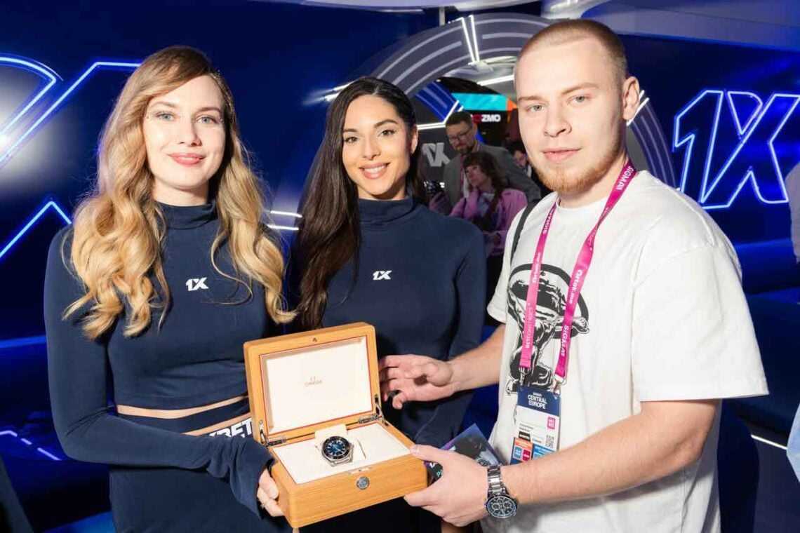 1xBet Partners разыгрывает часы